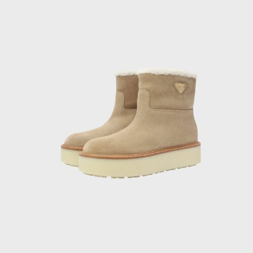 boots Prada